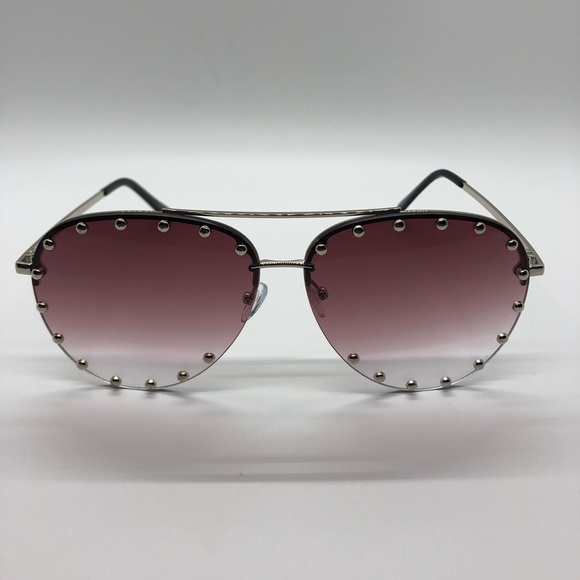 Weekends - Picture 4 of 5